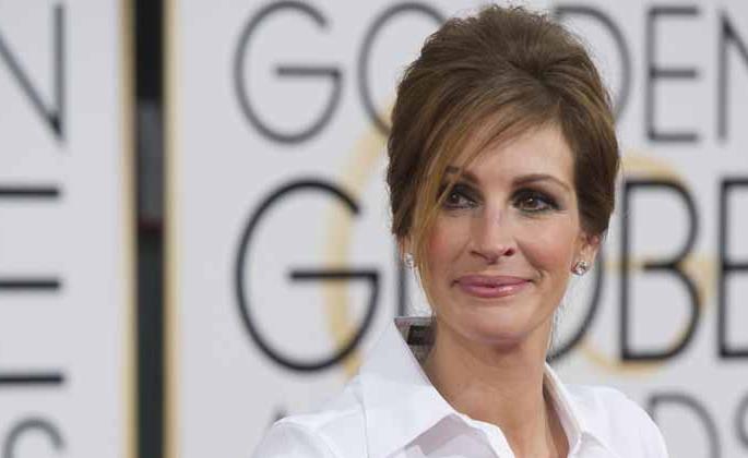 Mother in Julia Wonder | जूलिया ‘वंडर’मध्ये आईच्या भूमिकेत