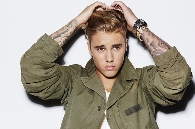 ... and Justin Beber fanes angry! | ...अन् जस्टिन बीबर फॅन्सवर संतापला!