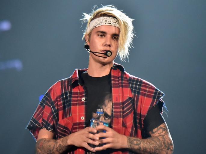Justin Bieber will receive gifts in India! | जस्टीन बीबरवर भारतात होणार भेटवस्तूंची बरसात! Justin Bieber will receive gifts in India! | जस्टीन बीबरवर भारतात होणार भेटवस्तूंची बरसात!