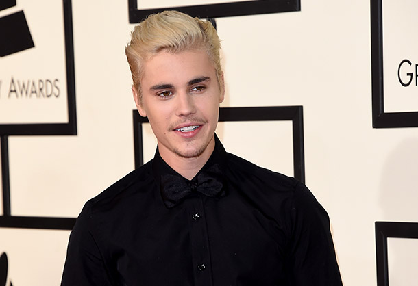 Justin Bieber will visit Taj Mahal at a concert at Mumbai! | मुंबई येथील कॉन्सर्टनंतर जस्टिन बीबर ताजमहलला देणार भेट! Justin Bieber will visit Taj Mahal at a concert at Mumbai! | मुंबई येथील कॉन्सर्टनंतर जस्टिन बीबर ताजमहलला देणार भेट!