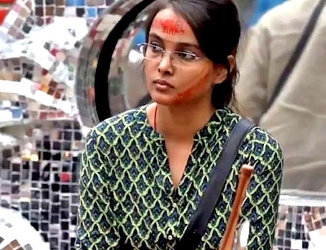Bigg Boss 11: When Jyoti Kumari came out of the house, it was unbelievable, 'The' said the contestant, 'Dhupta and dirty'! | Bigg Boss 11 : घराबाहेर पडताच ज्योती कुमारीने केला खळबळजनक खुलासा, ‘या’ स्पर्धकाला म्हटले, ‘धुर्त अन् गलिच्छ’! Bigg Boss 11: When Jyoti Kumari came out of the house, it was unbelievable, 'The' said the contestant, 'Dhupta and dirty'! | Bigg Boss 11 : घराबाहेर पडताच ज्योती कुमारीने केला खळबळजनक खुलासा, ‘या’ स्पर्धकाला म्हटले, ‘धुर्त अन् गलिच्छ’!
