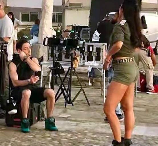Katrina Kaif looks shocked at the shooting of 'Tiger Zinda Hai', see photo! | ‘टायगर जिंदा है’च्या शूटिंगदरम्यान कॅटरिना कैफचा दिसला घायाळ करणारा लूक, पहा फोटो! Katrina Kaif looks shocked at the shooting of 'Tiger Zinda Hai', see photo! | ‘टायगर जिंदा है’च्या शूटिंगदरम्यान कॅटरिना कैफचा दिसला घायाळ करणारा लूक, पहा फोटो!