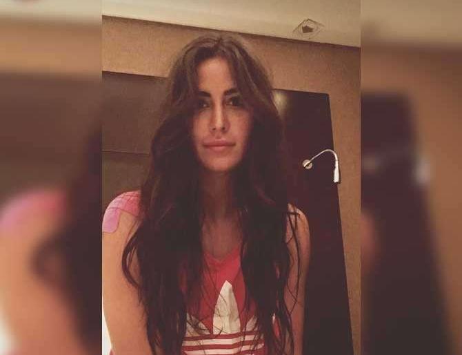 SEE PICS: Did you see the funeral of Katrina Kaif on social media? | SEE PICS : सोशल मीडियावरील कॅटरिना कैफचा फनी लूक तुम्ही बघितला काय? SEE PICS: Did you see the funeral of Katrina Kaif on social media? | SEE PICS : सोशल मीडियावरील कॅटरिना कैफचा फनी लूक तुम्ही बघितला काय?
