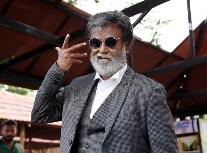 Watch Video: Rajinikanth's foreign voice in the country of selfie video! | Watch Video : रजनीकांतच्या विदेशातील सेल्फी व्हिडीओची देशात धूम!