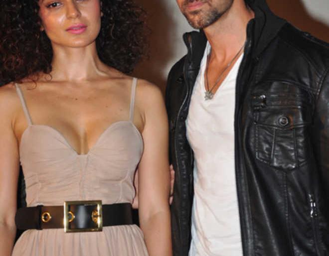 Controversial couples in Bollywood | बॉलिवूडमधील कॉन्ट्रोव्हर्शल कपल्स Controversial couples in Bollywood | बॉलिवूडमधील कॉन्ट्रोव्हर्शल कपल्स