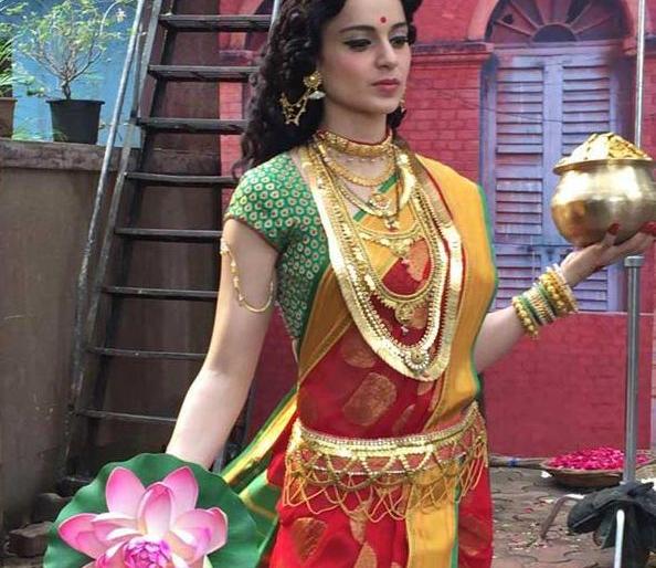 Kangana became 'Dhanalakshmi'! | ​कंगना बनली ‘धनलक्ष्मी’!
