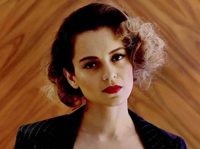 Kangna Ranaut filled with heat due to the death of Sridevi! Shooting stopped for 'Manikarnika' !! | ​श्रीदेवीच्या निधनाच्या धक्क्याने कंगना राणौतला भरला ताप! थांबवावे लागले ‘मणिकर्णिका’चे शूटींग!!