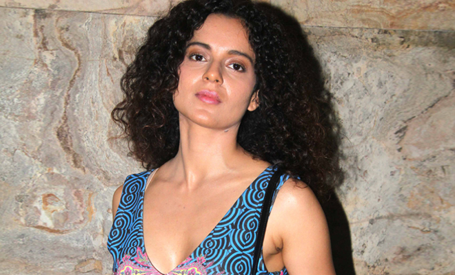 And Kangana changed the face of the adodas! | ​-आणि कंगनाला बदलावे लागलेत आडोशाआड कपडे!