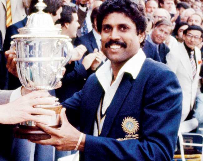 Kapil Dev's role is to make Arjun Kapoor and Hrithik Roshan popular Bollywood stars | अर्जुन कपूर, हृतिक रोशन नव्हे तर बॉलिवूडमधील हा प्रसिद्ध अभिनेता साकारणार कपिल देव यांची भूमिका Kapil Dev's role is to make Arjun Kapoor and Hrithik Roshan popular Bollywood stars | अर्जुन कपूर, हृतिक रोशन नव्हे तर बॉलिवूडमधील हा प्रसिद्ध अभिनेता साकारणार कपिल देव यांची भूमिका