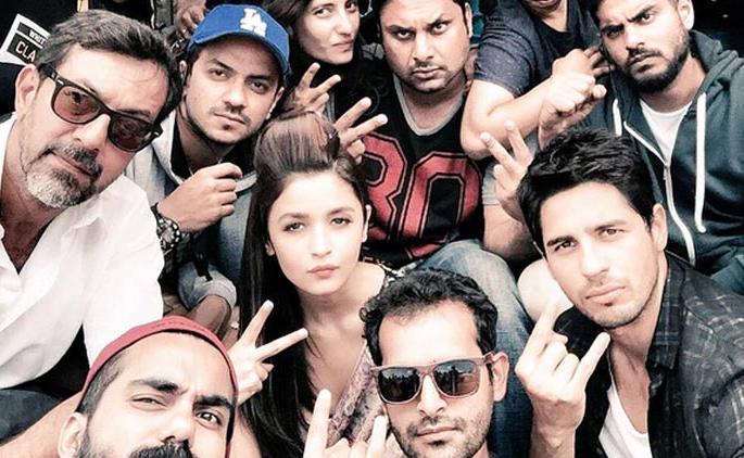 Promotion of 'Kapoor and Sons' | ‘कपूर अँड सन्स’चे आगळेवेगळे प्रोमोशन Promotion of 'Kapoor and Sons' | ‘कपूर अँड सन्स’चे आगळेवेगळे प्रोमोशन
