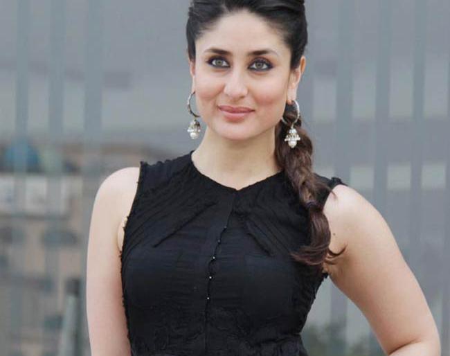 Kareena's Late Night Girls Party ... | करिनाची लेट नाईट गर्ल्स पार्टी... Kareena's Late Night Girls Party ... | करिनाची लेट नाईट गर्ल्स पार्टी...