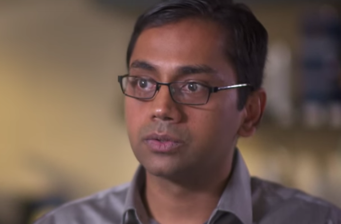 Indian-American professor cleanses MacArthur of $ 100,000 ... | भारतीय-अमेरिकन प्राध्यापकाला सव्वासहा लाख डॉलर्स २0१५ ची मॅक्आर्थर...