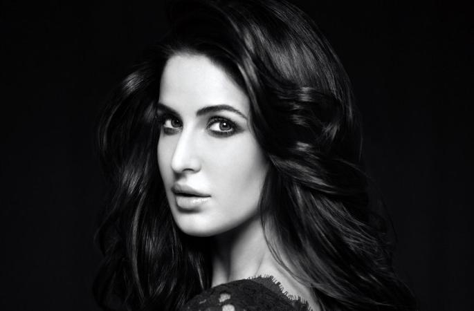 Katrina turned on Facebook! | कॅटरिना झाली फेसबुकवर अ‍ॅक्टिव्ह!