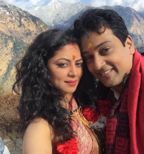 Kavita Kaushik gets stuck in a marriage ceremony | कविता कौशिक अडकली लग्नबंधनात Kavita Kaushik gets stuck in a marriage ceremony | कविता कौशिक अडकली लग्नबंधनात