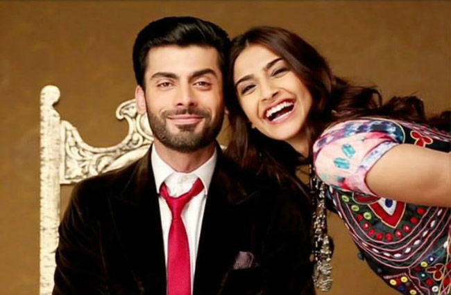 The romance of 'Khusasurat' pair! | ‘खुबसुरत’ जोडीचा रोमान्स! The romance of 'Khusasurat' pair! | ‘खुबसुरत’ जोडीचा रोमान्स!