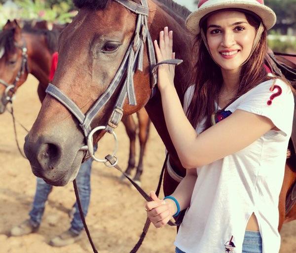 Kryti Sanan, who is taking horse training for 'Panipat', will start shooting shortly | 'पानीपत'साठी घोडेस्वारीचे प्रशिक्षण घेतेय क्रिती सॅनन, लवकरच सुरू होणार शूटिंग