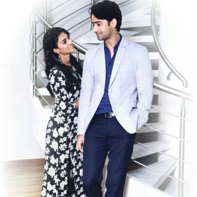 It's not a celebrity, but in real life, do you have a date? | ​हे सेलिब्रिटी रिल नाही तर रियलमध्येही करतायत एकमेकांना डेट ?