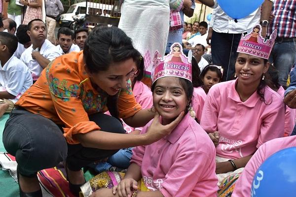 Ramli 'Queen of Lalbagh' with special children | ​विशेष मुलांसोबत रमली 'लालबागची राणी'