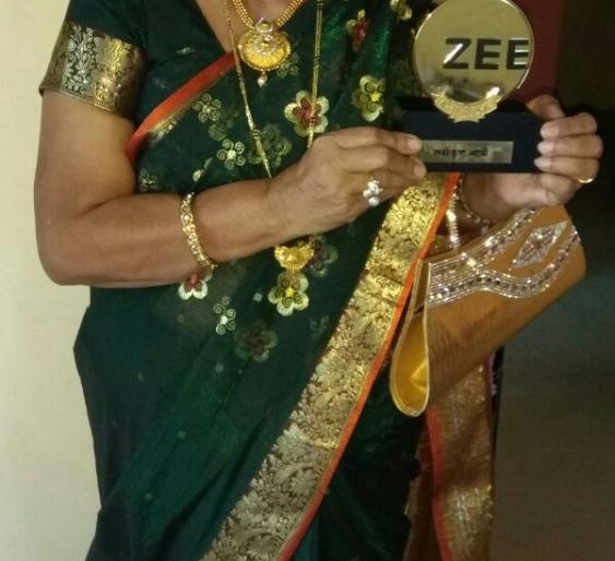 The lizards have happened in the real life of the teacher, Jeeg is in school | लागीर झालं जी या मालिकेतील जीजी खऱ्या आयुष्यात आहेत शिक्षिका