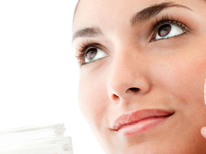 When using moisturizer in the winter! | हिवाळ्यात मॉयश्चरायझर वापरताना !