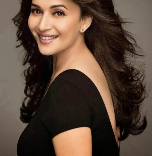 Now Madhuri Dixit is the producer of the film, the main role of the artist to make the artist | ​आता माधुरी दीक्षित करणार चित्रपटाची निर्मिती, हे कलाकार साकारणार मुख्य भूमिका