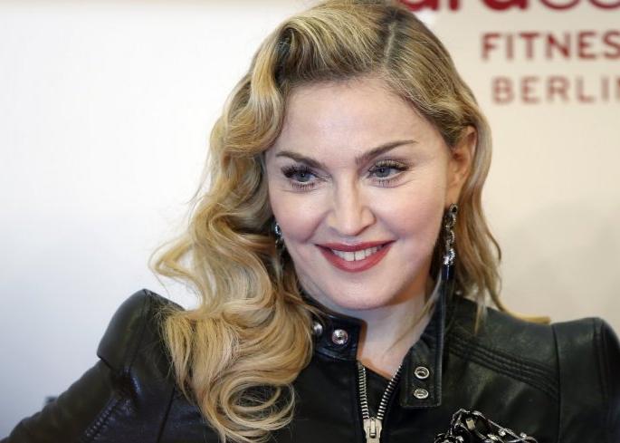 Madonna says, music is the basis for living | मडोना म्हणतेय, संगीतच जगण्याचा आधार Madonna says, music is the basis for living | मडोना म्हणतेय, संगीतच जगण्याचा आधार