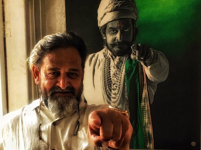 Wow what's the pose .... | वाह क्या पोझ है....