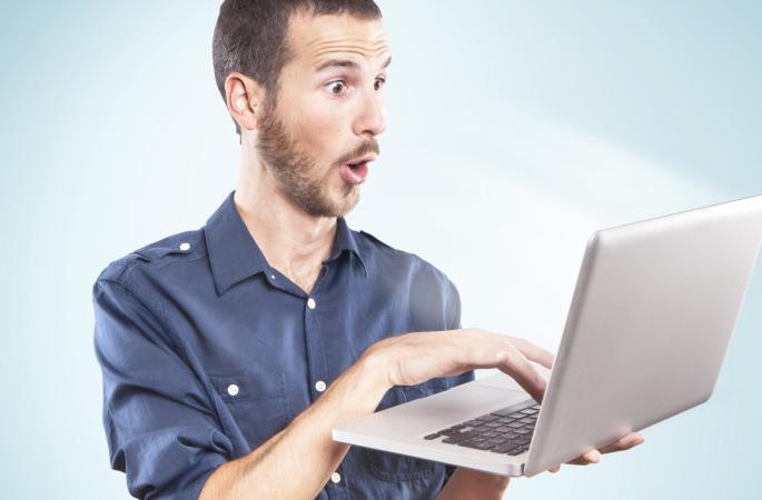 Porn viewers are also feminists | पोर्न पाहणारेही असतात स्त्रीवादी