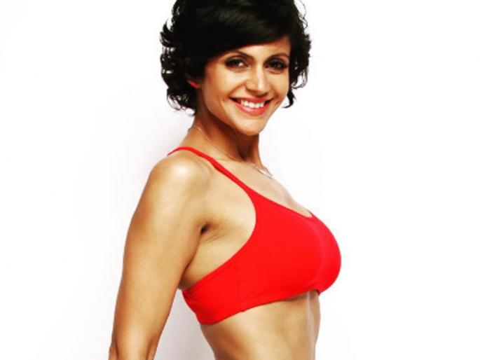 After watching the photo of Mandira Bedi, the user said, 'Do not post such photos in old age'! | मंदिरा बेदीने पोस्ट केलेला फोटो बघून यूजर्सनी म्हटले, ‘म्हातारपणात असे फोटो पोस्ट करू नये’! After watching the photo of Mandira Bedi, the user said, 'Do not post such photos in old age'! | मंदिरा बेदीने पोस्ट केलेला फोटो बघून यूजर्सनी म्हटले, ‘म्हातारपणात असे फोटो पोस्ट करू नये’!