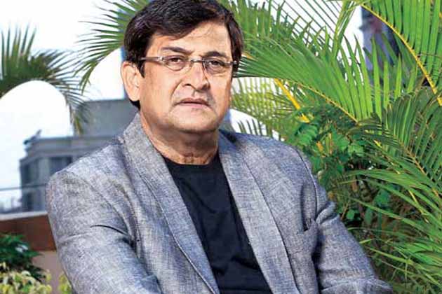 Mahesh Manjrekar says, challenge me for making movies because the audience is honest with the play | महेश मांजरेकर सांगतात, प्रेक्षक नाटकाशी प्रामाणिक असल्याने चित्रपट बनविणे हे माझ्यासाठी आव्हान Mahesh Manjrekar says, challenge me for making movies because the audience is honest with the play | महेश मांजरेकर सांगतात, प्रेक्षक नाटकाशी प्रामाणिक असल्याने चित्रपट बनविणे हे माझ्यासाठी आव्हान