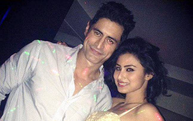 It is revealed that Mohit Rana has done his and Moni Roy's relationship | मोहित रैनाने त्याच्या आणि मॉनी रॉयच्या नात्याबद्दल केला हा खुलासा It is revealed that Mohit Rana has done his and Moni Roy's relationship | मोहित रैनाने त्याच्या आणि मॉनी रॉयच्या नात्याबद्दल केला हा खुलासा
