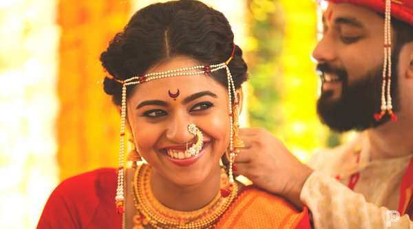 1st Wedding Anniversary: Happy Birthday to Mrinmayee Deshpande, Dreamer appeared in Peshwa style | 1st Wedding Anniversary: मृण्मयी देशपांडेच्या लग्नाला वर्ष झाले पूर्ण,पेशवे स्टाईलमध्ये दिसला होता स्वप्नील 1st Wedding Anniversary: Happy Birthday to Mrinmayee Deshpande, Dreamer appeared in Peshwa style | 1st Wedding Anniversary: मृण्मयी देशपांडेच्या लग्नाला वर्ष झाले पूर्ण,पेशवे स्टाईलमध्ये दिसला होता स्वप्नील