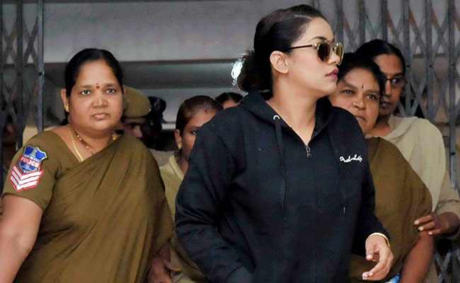 Item Girl Mumth Khan's SIT inquiry into drugs case! | ड्रग्ज प्रकरणात आयटम गर्ल मुमैथ खानची एसआयटीकडून चौकशी!