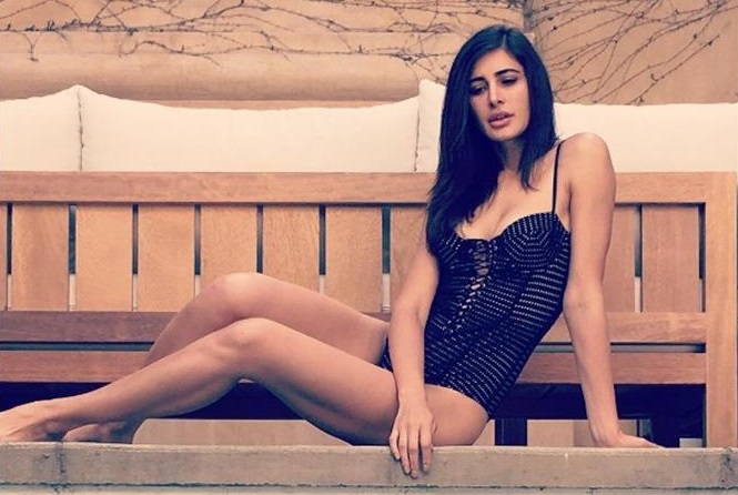 Actress Nargis Fakhri returns to Bikini | ​अभिनेत्री नरगिस फाखरी पून्हा अवतरली बिकिनीत