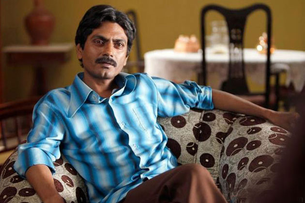 This is a great mistake in the film 'Rais'! | ‘रईस’ या चित्रपटाच्या ट्रेलरमध्ये आहे ही भली मोठी चूक!