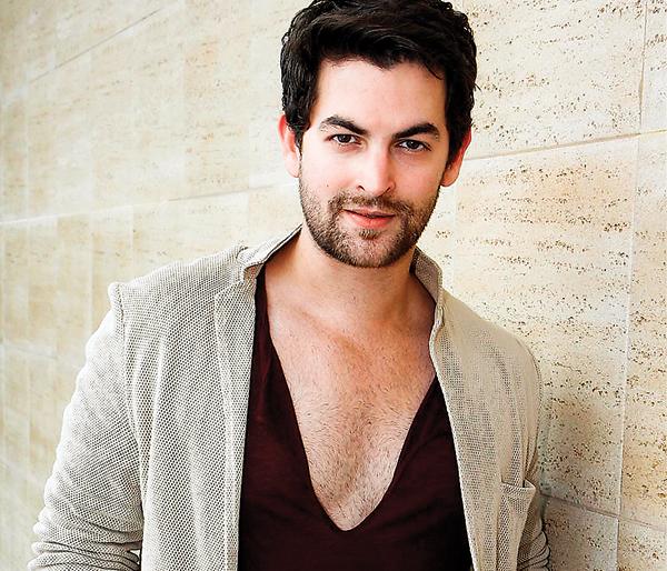 Neil Nitin Mukesh leaves for London to shoot 'Purki' | नील नितिन मुकेश 'फिरकी'च्या शूटिंगसाठी लंडनला रवाना Neil Nitin Mukesh leaves for London to shoot 'Purki' | नील नितिन मुकेश 'फिरकी'च्या शूटिंगसाठी लंडनला रवाना