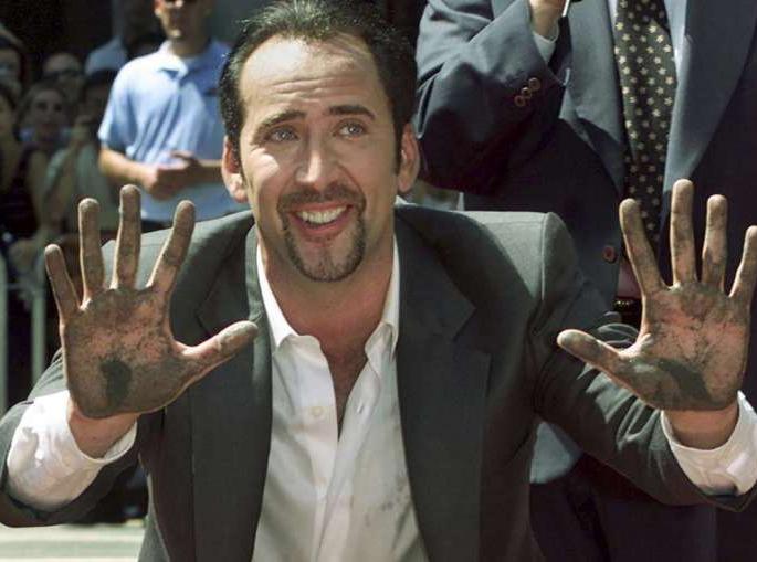 Nicholas Cage Dinosaur Skull Layer | निकोलस केज करणार डायनासोरची खोपडी परत