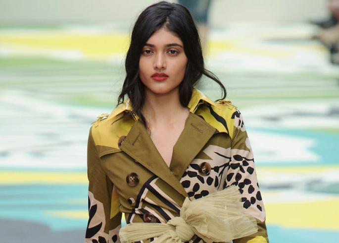 Sapphire fiasco | नीलमची भरारी