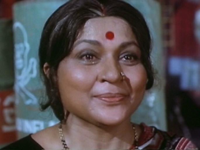 Nirupa Roy children's house in 100 crore house | १०० कोटींच्या घरावरून निरूपा रॉयच्या मुलांमध्ये हाणामारी! Nirupa Roy children's house in 100 crore house | १०० कोटींच्या घरावरून निरूपा रॉयच्या मुलांमध्ये हाणामारी!