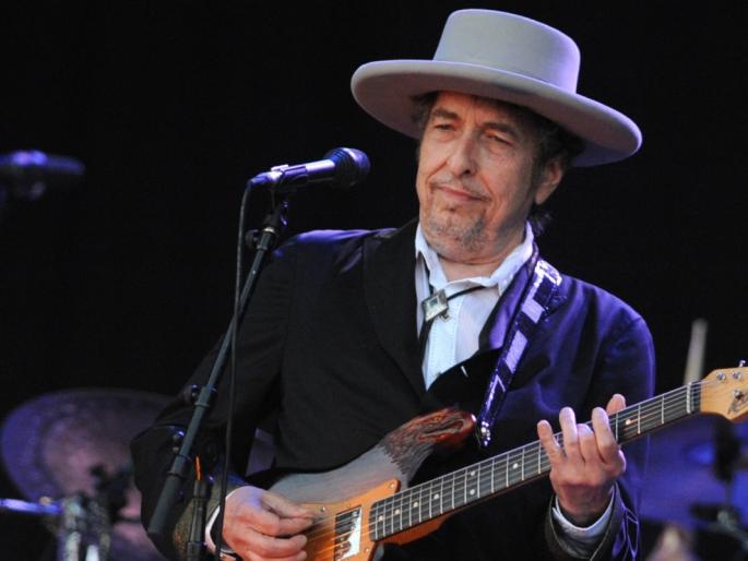 Bob Dylan's refusal to attend Nobel ceremony | नोबेल सोहळ्यात उपस्थित राहण्यास बॉब डिलन यांचा नकार
