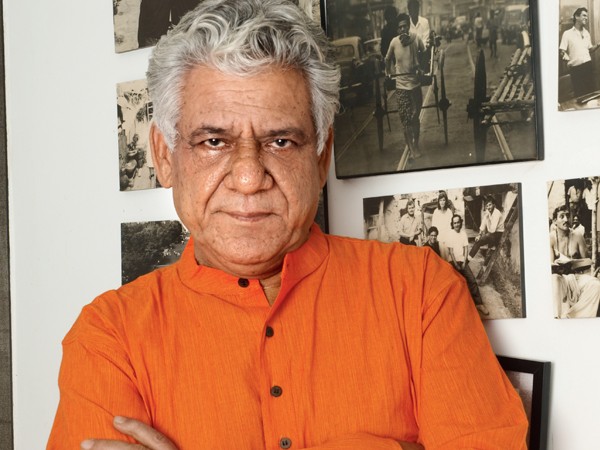 Om Puri asks for forgiveness; Now 'only' education! | ओम पुरी यांनी मागितली माफी; आता हवी ‘ही’ शिक्षा!