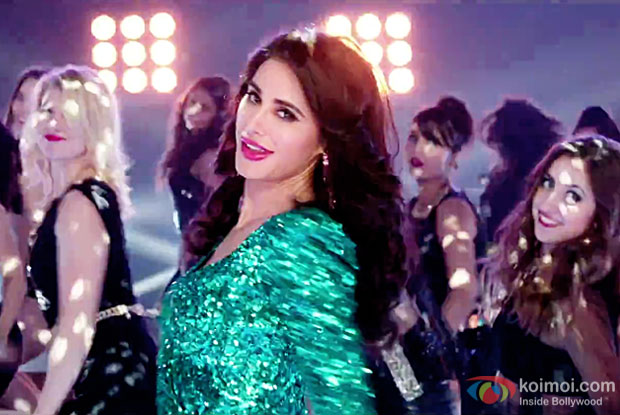 Nargis says, 'Oye ... oye ...' | नर्गिस म्हणतेय,‘ ओये...ओये...’ Nargis says, 'Oye ... oye ...' | नर्गिस म्हणतेय,‘ ओये...ओये...’