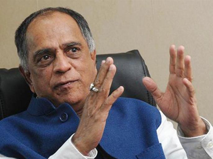 Piyaz Nihalani again promised | पहलाज निहलानी पुन्हा वादात Piyaz Nihalani again promised | पहलाज निहलानी पुन्हा वादात