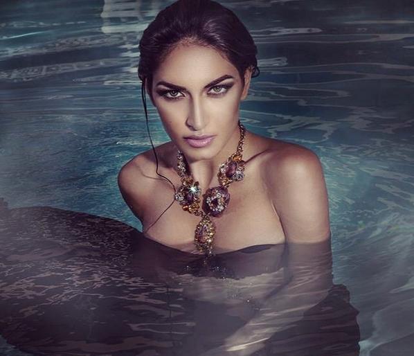 Bold photoshoot viral of Pakistani model | पाकिस्तानी मॉडेलचा बोल्ड फोटोशूट व्हायरल Bold photoshoot viral of Pakistani model | पाकिस्तानी मॉडेलचा बोल्ड फोटोशूट व्हायरल