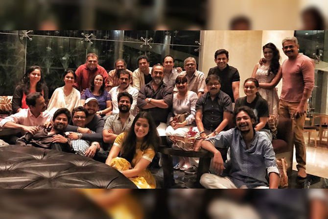 Celebrity celebrities gathered on whose birthday | कोणाच्या बर्थडेला जमले एवढे सेलिब्रिटी Celebrity celebrities gathered on whose birthday | कोणाच्या बर्थडेला जमले एवढे सेलिब्रिटी