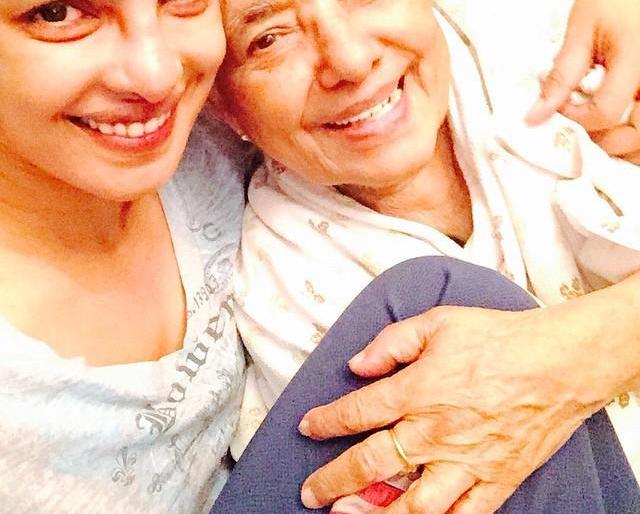 Priyanka's grandmother merged with me | प्रियंकाची आजी अनंतात विलीन