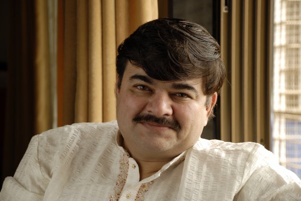 Prashant Damle expressed social discourse about the theaters | प्रशांत दामले यांनी नाटयगृहांविषयी सोशलमीडियावर व्यक्त केली नाराजी