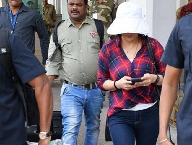 The actress, who arrived in Jodhpur jail to meet Salman, | सलमानला भेटायला जोधपूरच्या जेलमध्ये पोहोचली 'ही' अभिनेत्री The actress, who arrived in Jodhpur jail to meet Salman, | सलमानला भेटायला जोधपूरच्या जेलमध्ये पोहोचली 'ही' अभिनेत्री