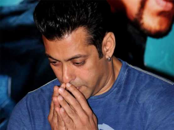 Swamy Om's reassignment statement ... says Salman Khan is 'AIDS', so why not accept marriage! | स्वामी ओमचे पुन्हा बेताल वक्तव्य... म्हणे सलमान खानला ‘एड्स’, म्हणूनच देतोय लग्नाला नकार!