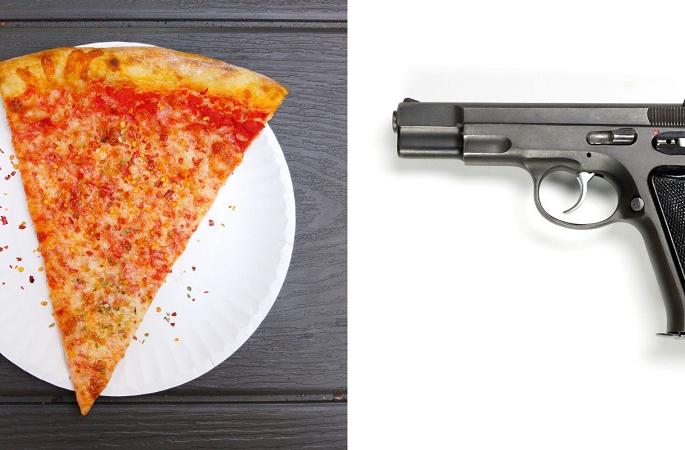 Eat big pizzas in exchange for a gun | ​बंदूकीच्या बदल्यात खा मोठ्ठा पिझ्झा